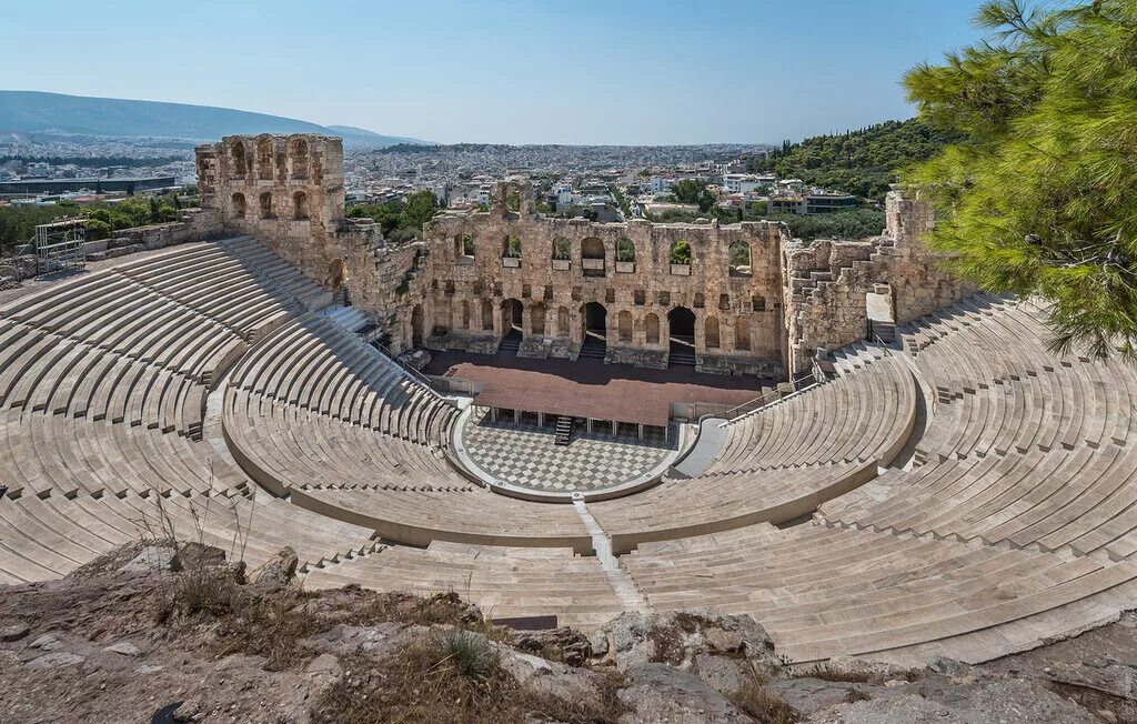Акрополь амфитеатр. Древняя греция театр в эпидавре. Греческий театр сицилия. Одеон герода аттика в афинах. Театр в эпидавре греция.