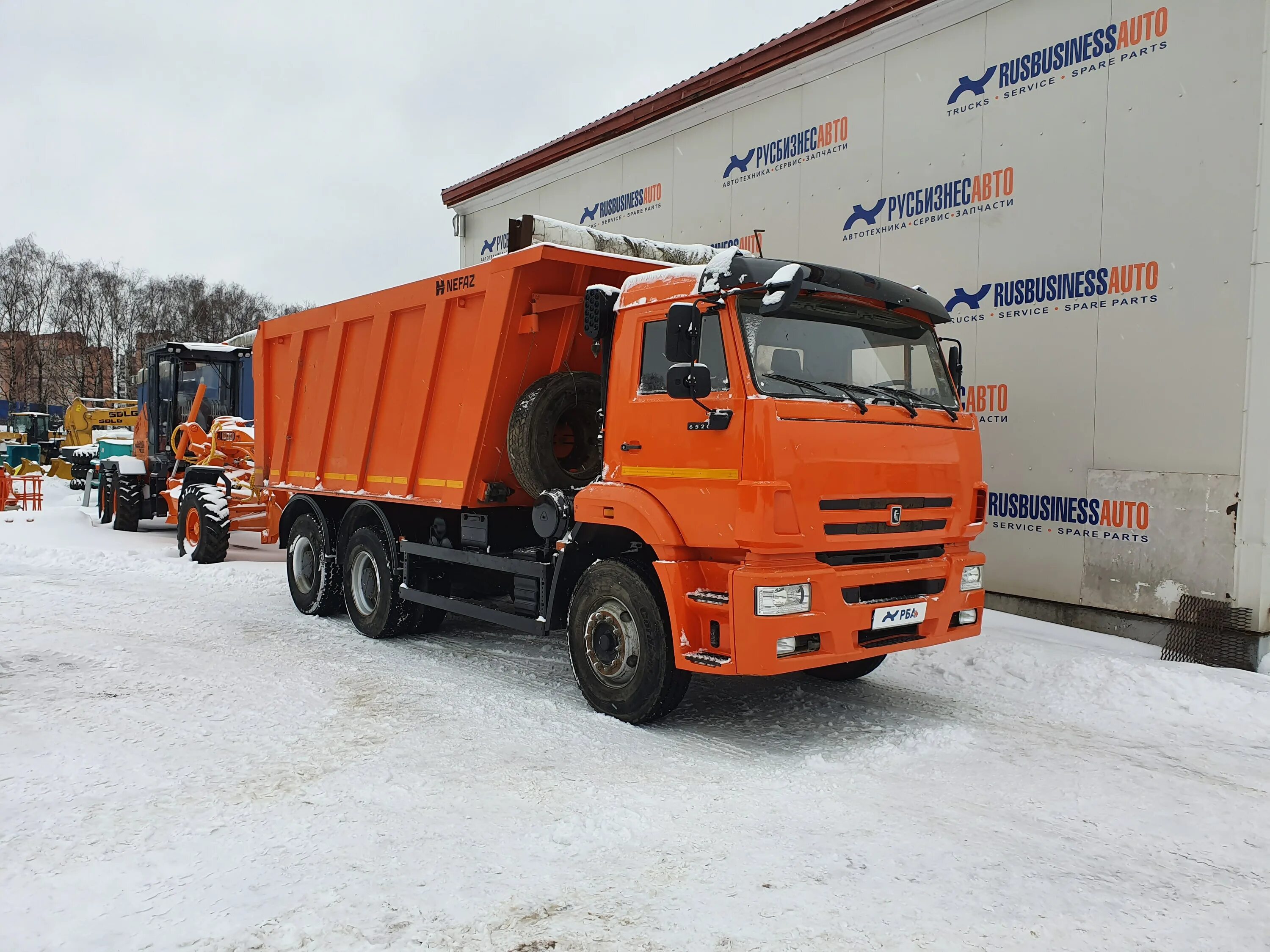 Самосвалы 43. Камаз 6520-43. Камаз 65201 самосвал. Самосвал камаз 65201-43. Камаз 6520-43 самосвал.