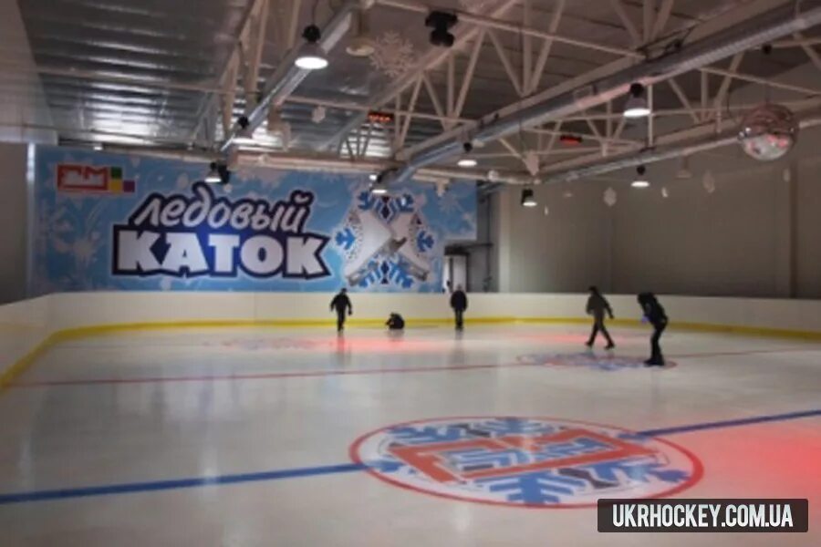 Каток консоль симферополь гагаринский. Ледовый каток симферополь. Ледовый каток меганом симферополь. Каток гагаринский симферополь. Каток гагаринский симферополь.