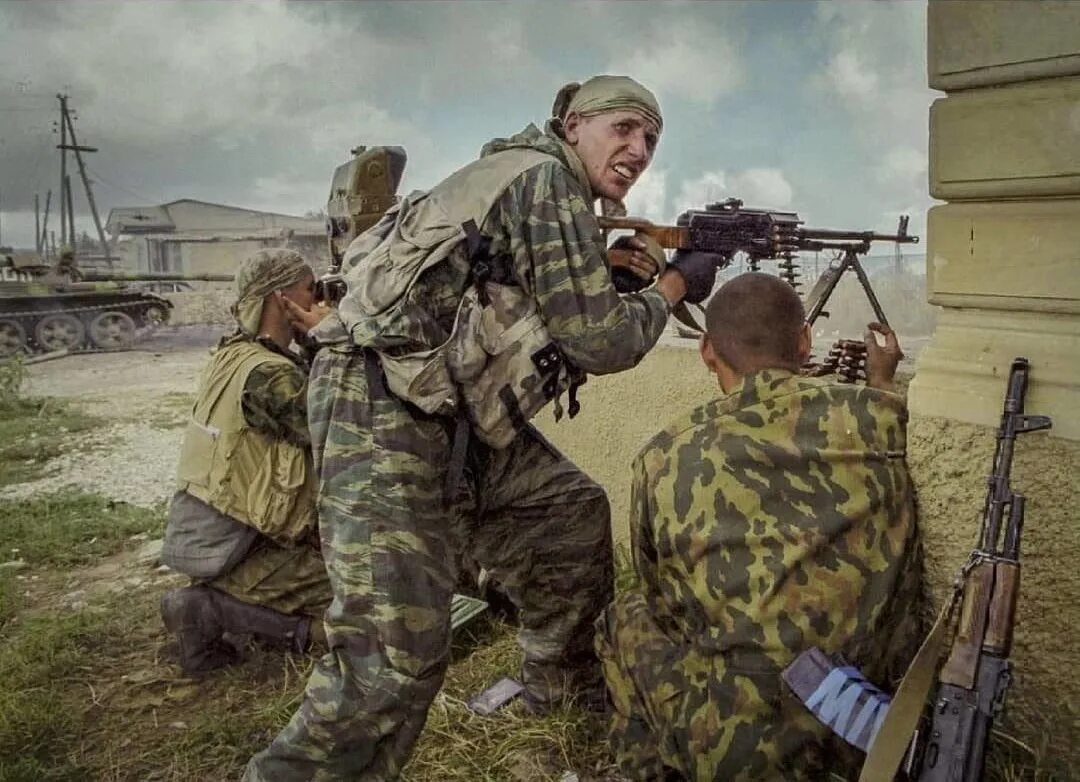 Командир группы спецназа. Командир группы спецназа. Группы спн. Группа альфа в чечне. Бубенин виталий дмитриевич герой советского союза.