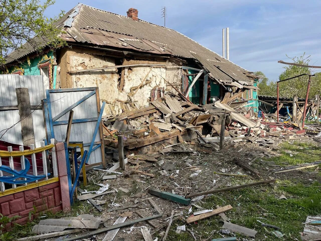 Село сподарюшино белгородской области. Сподарюшино Белгородская область обстрел. Шебекино Белгород обстрел. Козинка Белгородская область обстрел. Разрушенные дома.