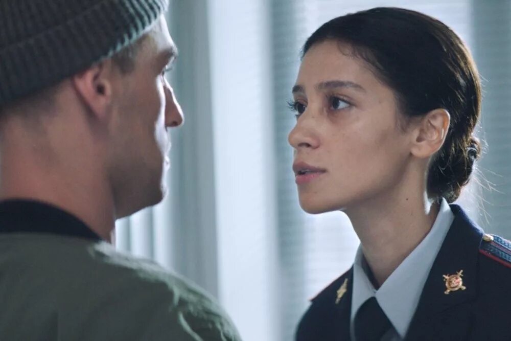 Счастливчик. Равшана куркова в роли полицейского. Любовь в роли. Аксенова за гранью реальности. Зак эфрон счастливчик.