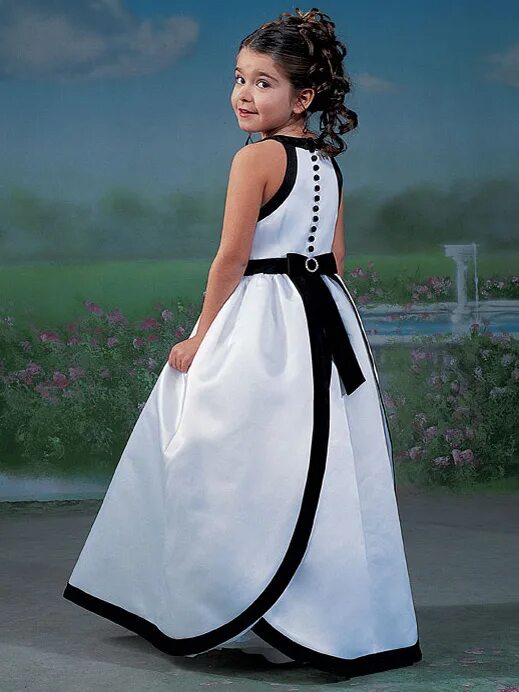 черно белое нарядное платье для девочки. детское платье черно белое. платья на выпускной в садике для девочек. элегантное платье для девочки. детское платье черно белое.