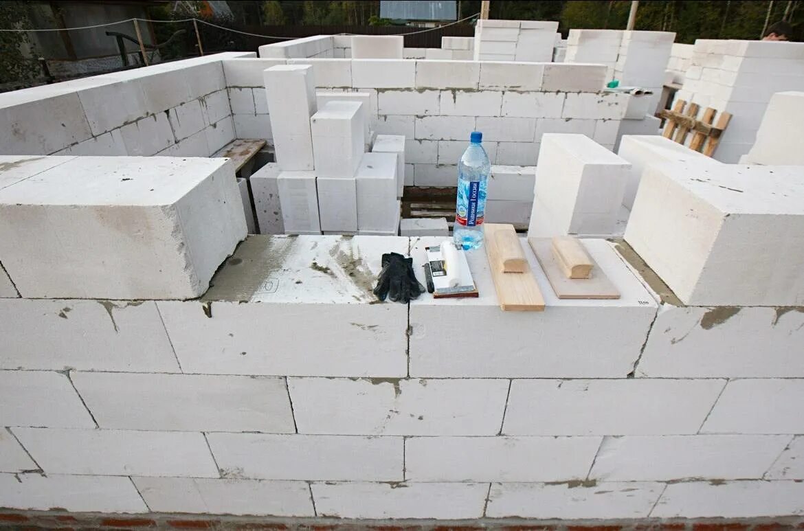 О-блоки из газобетона. Дом из газоблока. Стены из газобетонных блоков. Кладка пеноблока область. Блок перегородочный 80 мм пенобетон.