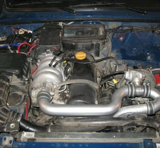 Патрубок воздушного фильтра нива шевроле. Ресивер на ниву шевроле окб двигатель. Мотор шеви нива 1. Как увеличить мощность на ниве шевроле. Шевроле нива турбо.