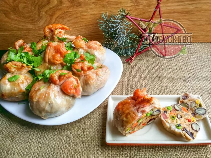 Куриные мешочки с сыром. Мясные мешочки с начинкой. куриные мешочки. куриные мешочки с начинкой. мешочки из свинины с начинкой.