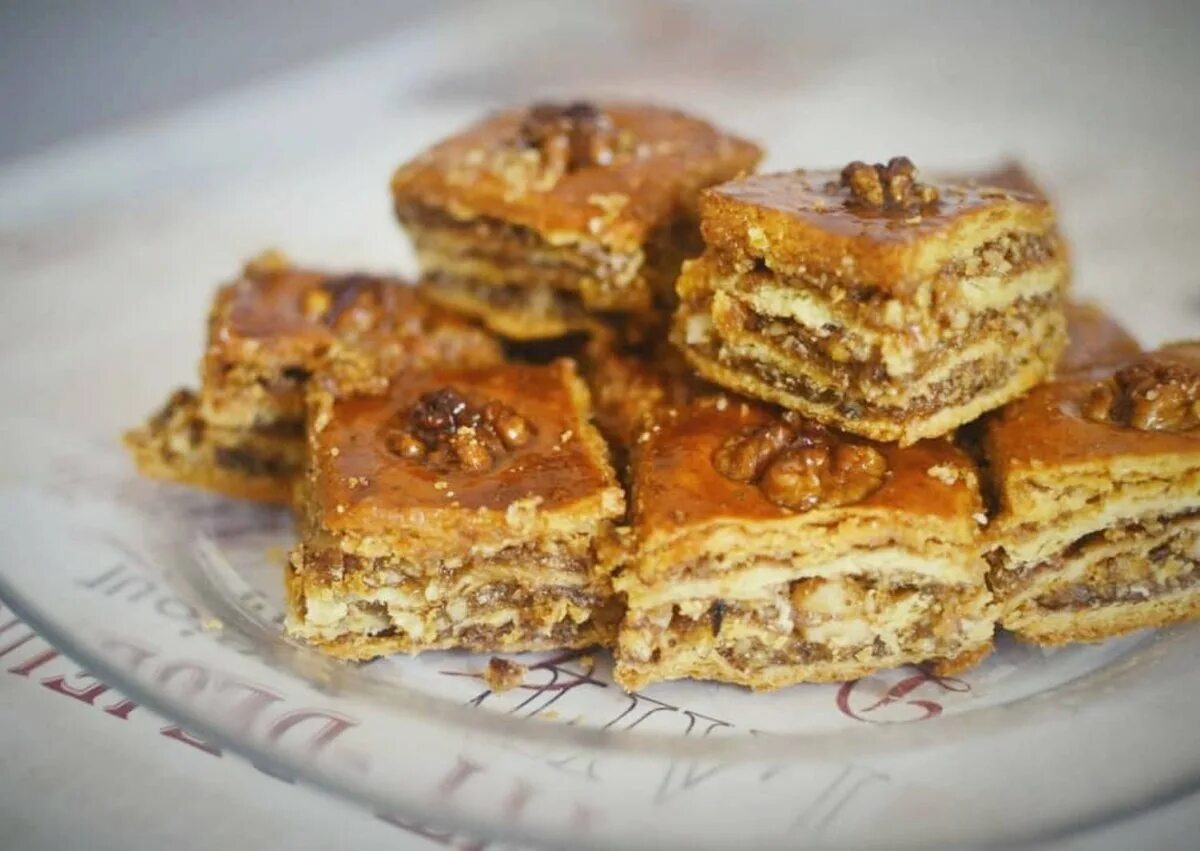 Нахичеванская пахлава. Пахлава татарская. Турецкая кухня баклава (пахлава). Пахлава баклава. Турецкая кухня баклава (пахлава).