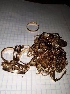 Ломбард продает золотые кольца