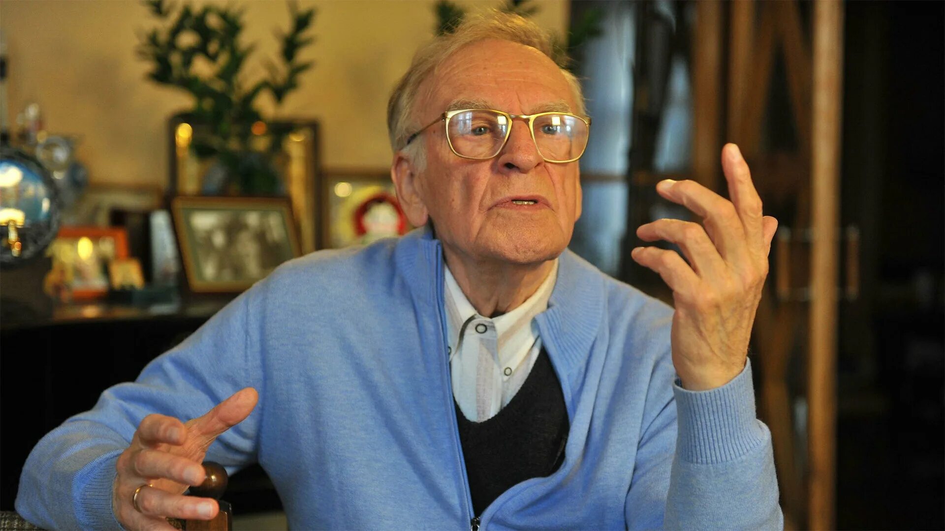 игорь леонидович диктор. кириллов диктор семья. игорь кириллов диктор с семьей. игорь кириллов диктор. кириллов игорь леонидович диктор.