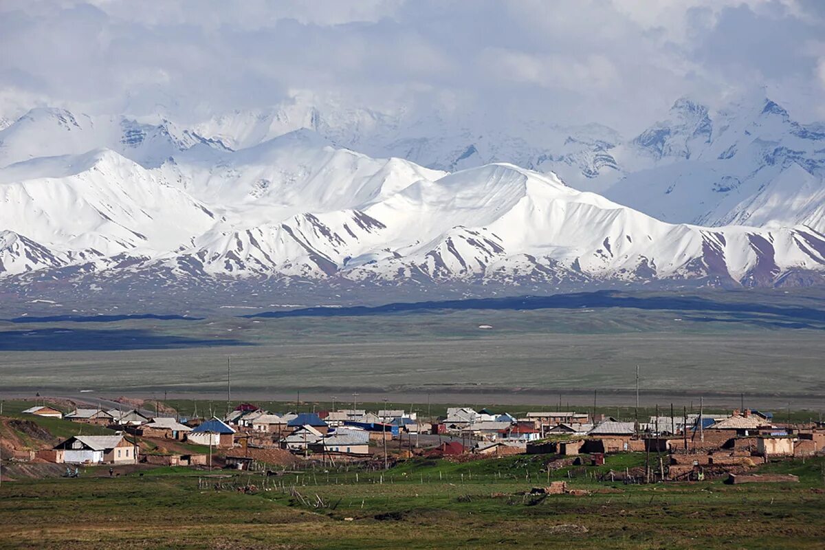 Поселки киргизии. Сары Могол Киргизия. Алайский район с Сары-Могол. Алайская Долина Сары Таш. Сусамырская Долина в Киргизии.