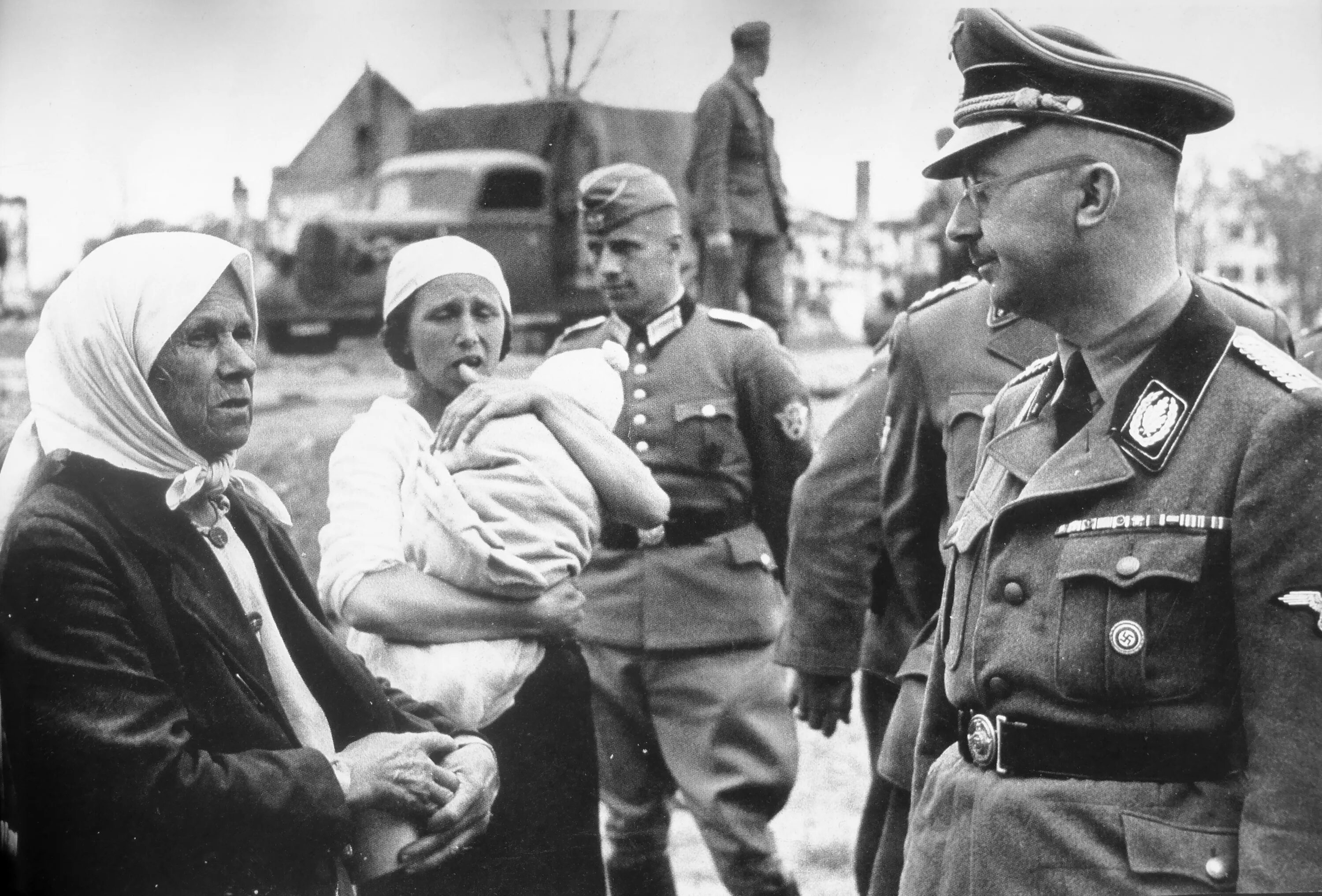 Советский человек в оккупации. Белоруссия 1941 Гиммлер.