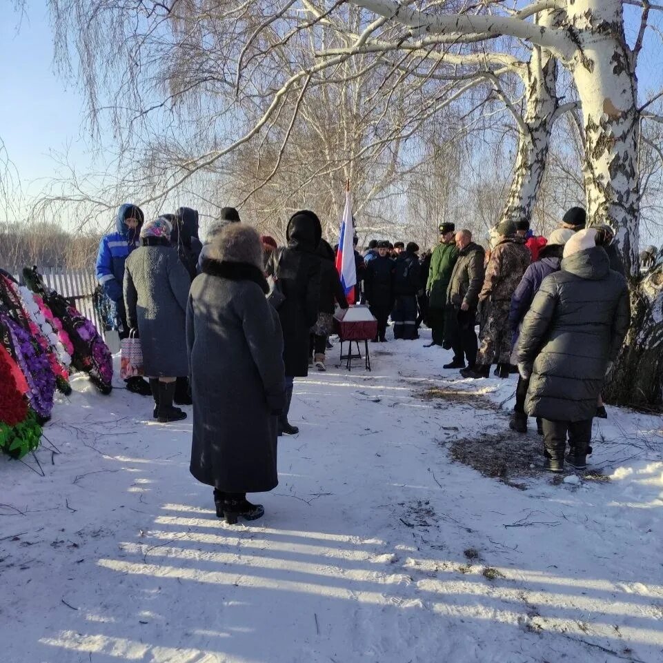 Сколько погибло мобилизованных на украине. Гибель самарских военных в Макеевке. Погибший в Макеевке мобилизованные. Могилы погибших на Украине.