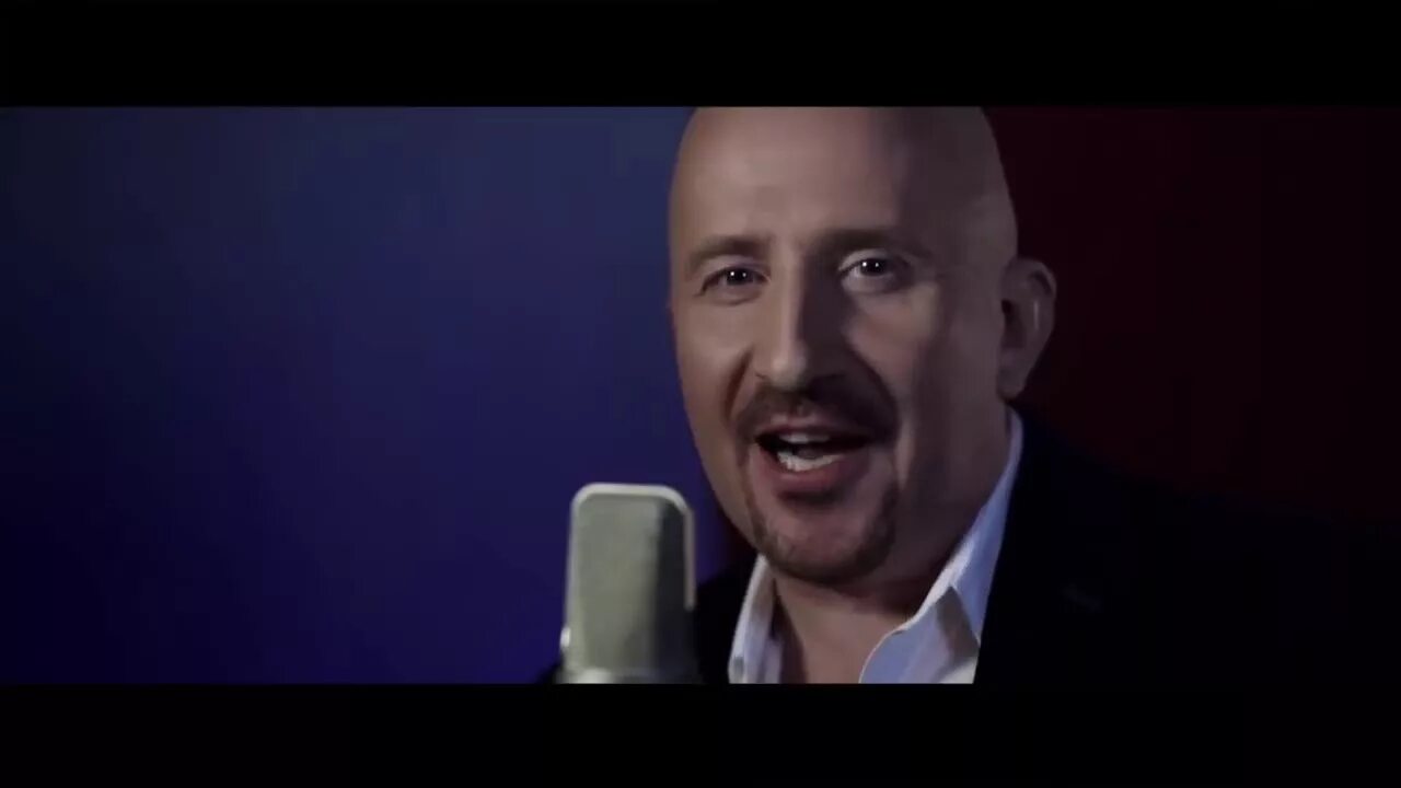 Жека пить с ней вино. Пить с ней вино. Жеки из клипа. Песня пить с ней вино. Петь с ней вино.