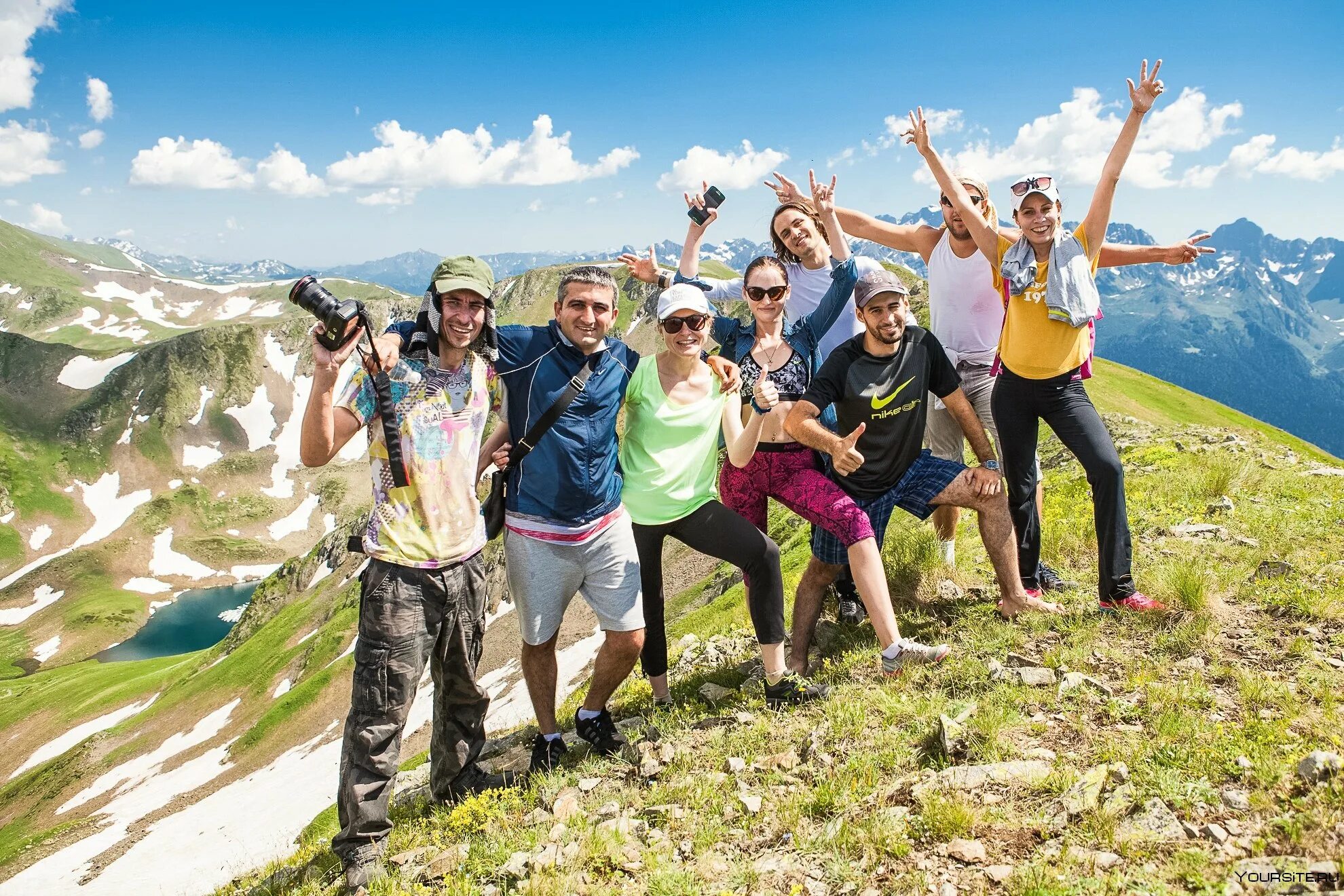 Get tourism. Молодежный туризм. Летний туризм. Тематический туризм. Групповой туризм.