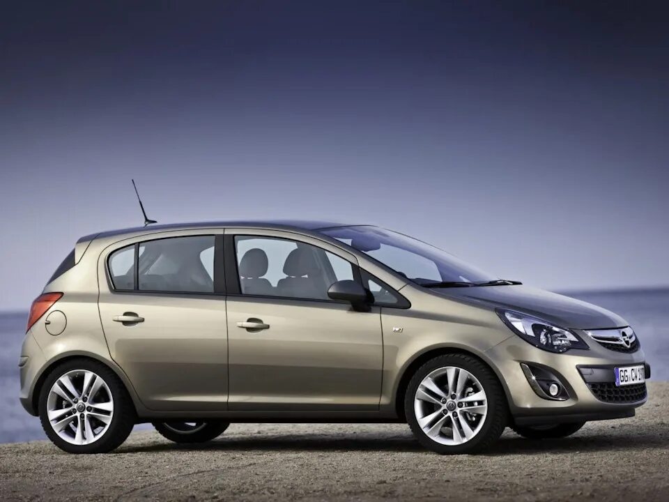 Новый Opel Vivaro Life - 9-местный микроавтобус с электрической трансмиссией - н