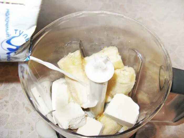 мягкое мороженое в блендере. домашнее мороженое с клубникой. молочный банановый коктейль в блендере. вишнёвое мороженое в домашних условиях рецепт. мороженое для молочных коктейлей.