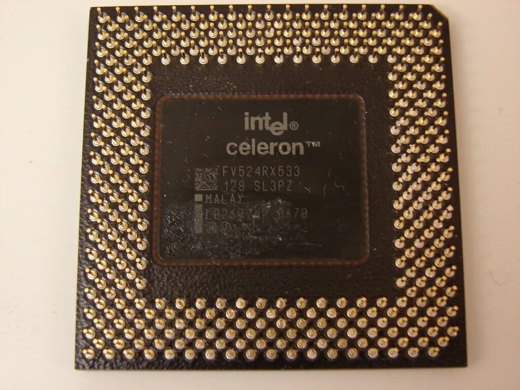 Celeron r cpu. Процессор intel celeron e1200. процессор intel celeron g1652. процессор интел целерон g3700. celeron e1200 сокет.