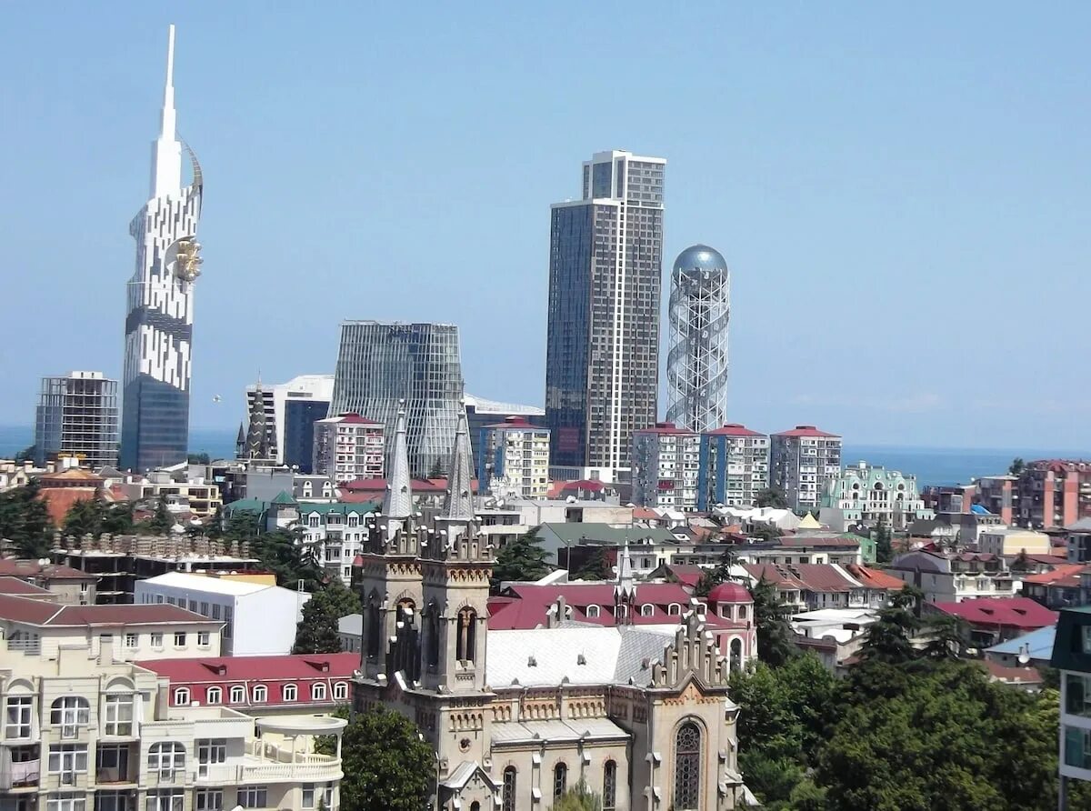 Грузия батуми 2023. Alliance palace batumi, батуми, грузия. Пляжи в батуми 2022. По годам в батуми. Грузия батуми набережная.