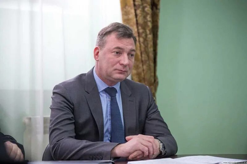 Какую должность занимает губернатор