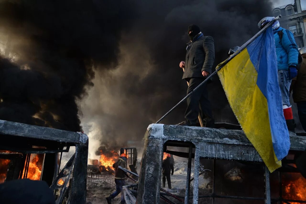 Майдан что это такое простыми словами кратко. Переворот в Украине 2014 Майдан. Революция на Украине. Евромайдан на Украине.