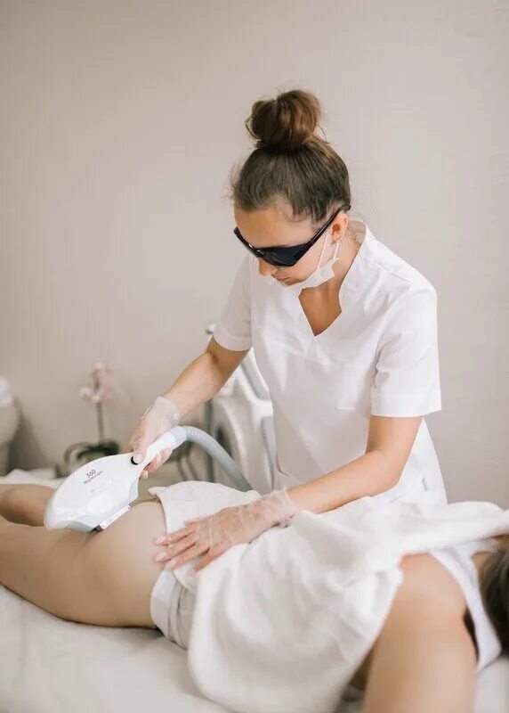 депиляция головы. депиляция головы. трансплантация волос с затылка. депиляция головы. гладкие ноги.