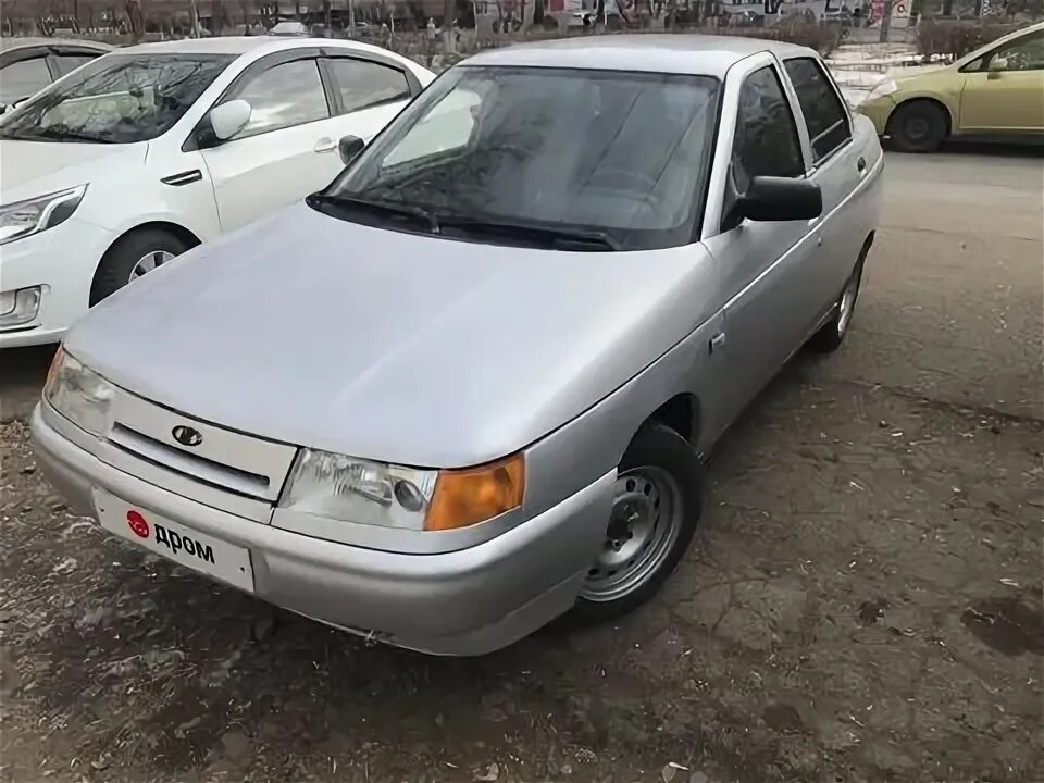 Ваз 2110 в оренбурге. Авторынок в шарье. Ваз-2110 2000 года серебристого цвета. Ваз 2110 седан серебристый. Ваз 2110 в оренбурге.