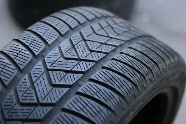 255 55 r20 зима. Pirelli Scorpion Winter. Pirelli Scorpion Winter 2. Зимняя резина Пирелли 18 255. Пирелли 245/50/20 h 105 Scorpion Winter XL (J) шипы.