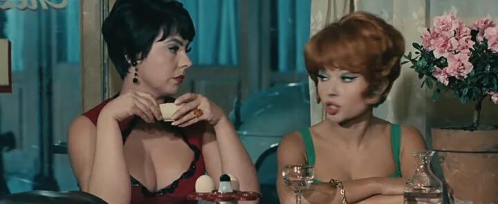 шпионская шкура 1967. идиот в париже 1967. воздушные приключения франция комедия. идиот в париже. идиот в париже 1967.