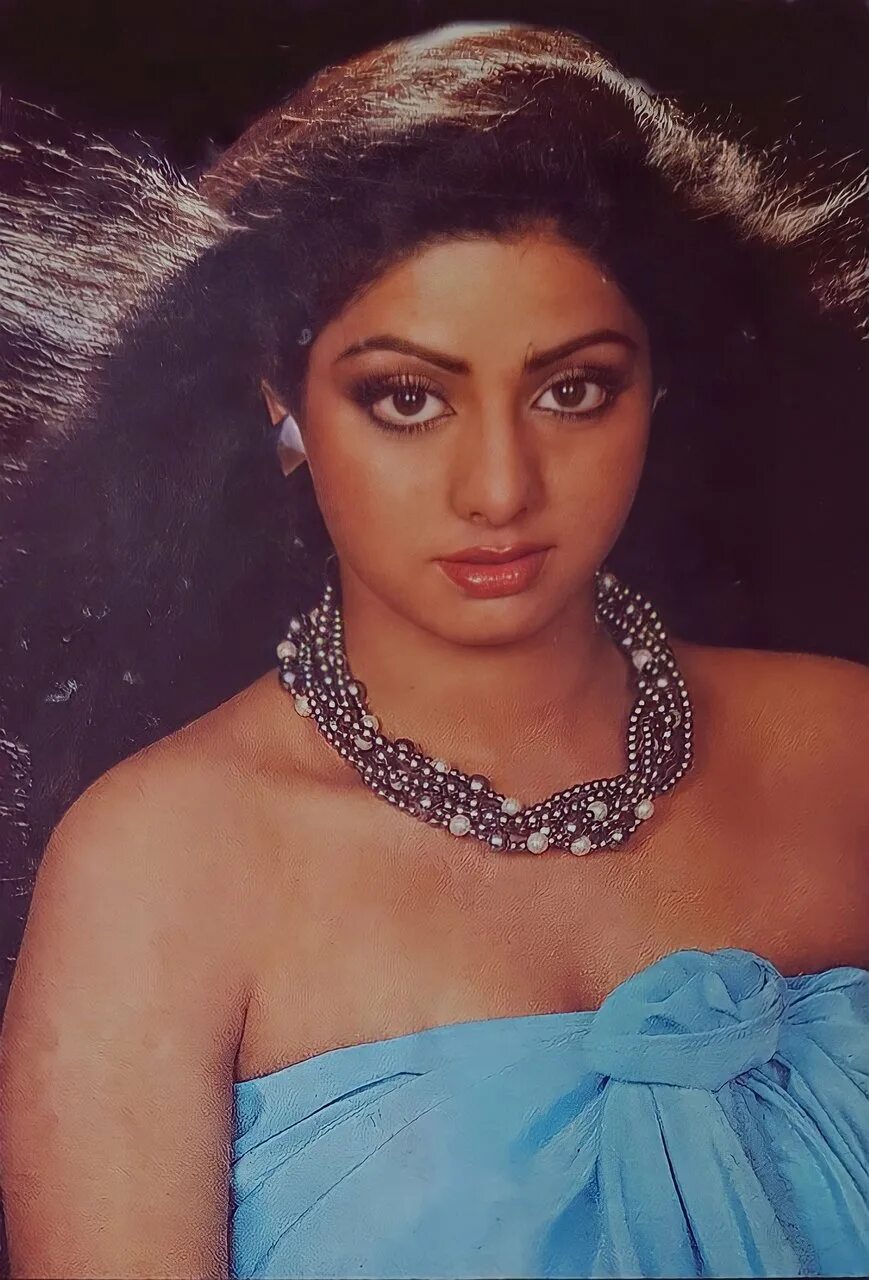 шридеви. шридеви плачут. индийская актрмса шри деви. шридеви. шридеви.