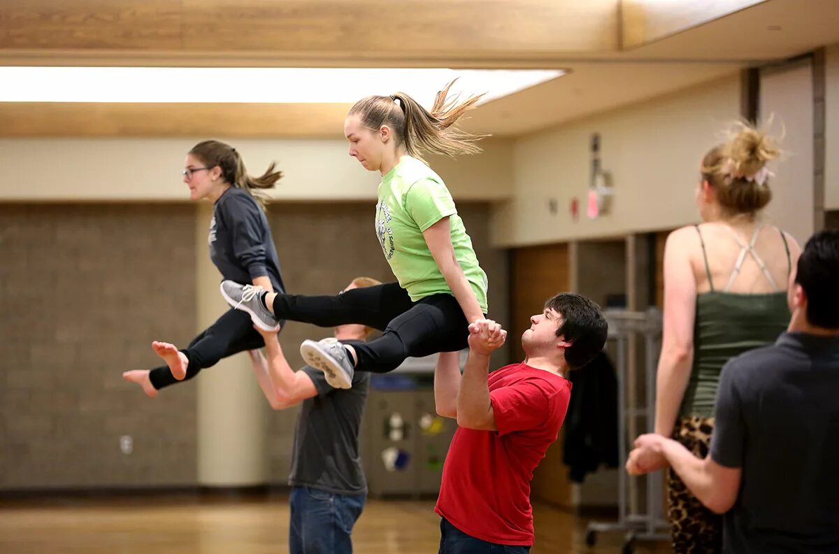 Академия танца в Америке. Свинг танец фото. Dance lessons