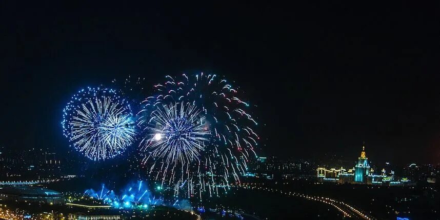 Апр сити. Салют москва сити. салют со смотровой площадки москва сити. салют на 9 мая москва сити. москва сити вид на салют.