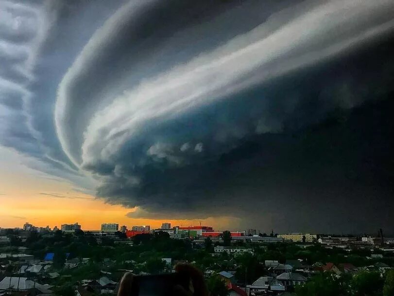 Ураган в Барнауле 2018. Шторм Барнаул 2018. Москва ураган смерч Торнадо в Москве. Смерч в Барнауле 2018.