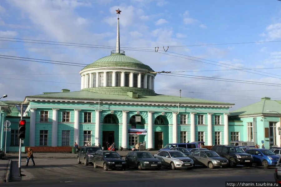 Работа вокзал мурманск. Мурманский Железнодорожный вокзал. Вокзал Мурманск. ЖД вокзала Мурманск фасад. ЖД вокзал Мурманск 70 год.