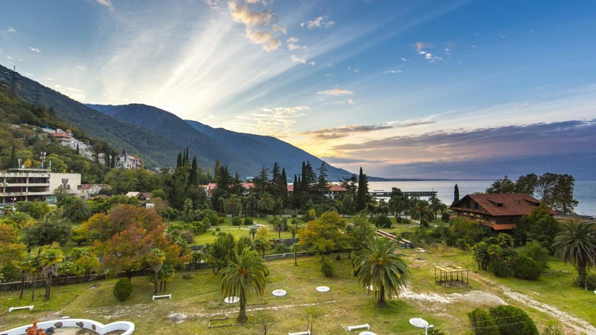 Гагра новый афон. Инфраструктура абхазии. Нарт абхазия гагра. Гудаута улица лакоба. Станция абаата абхазия.