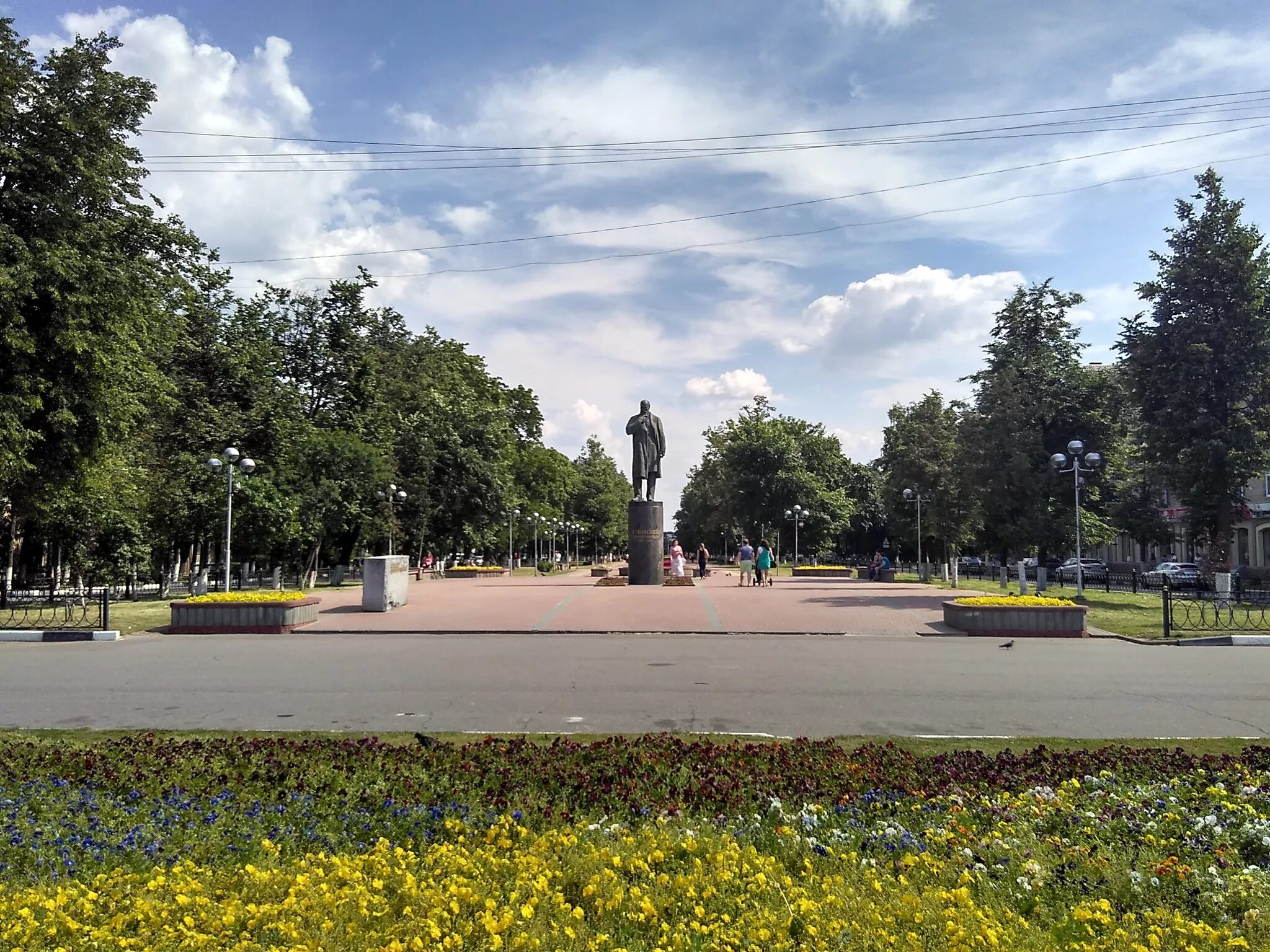 Жуковский центр города. Жуковский город сквер. Жуковский сквер Маяковского. Город Жуковский памятник Жуковскому. Г жуковский м о