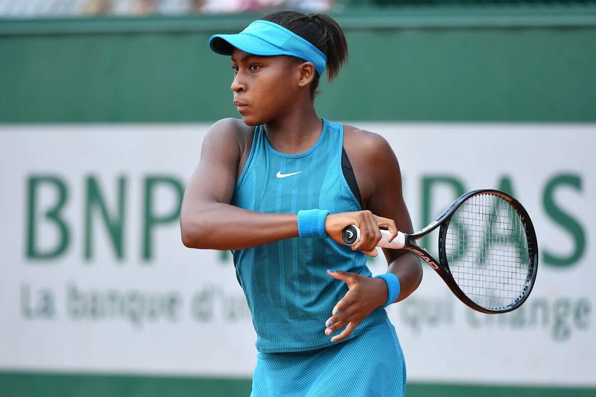 Skiļet ugra. Французская федерация тенниса лого. Турниры itf теннис. Андреева теннис. Аманда анисимова потапова.