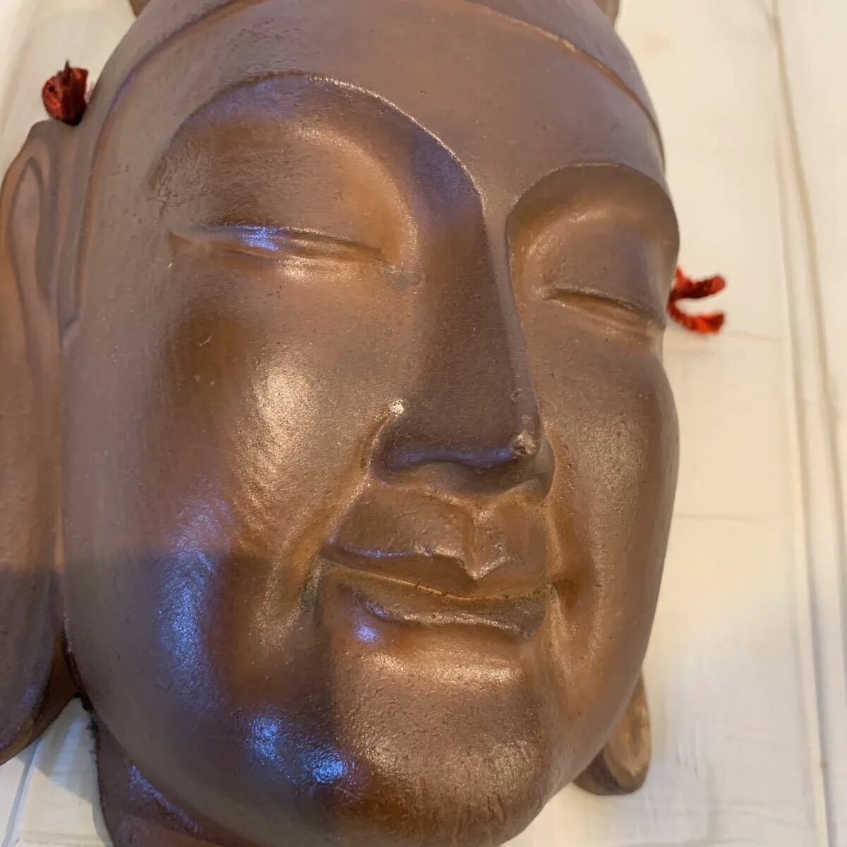Самая большая маска. Маска Будды Эбен. Оджи Будда в маске. Китайская маска Будды. Скульптуры Востока.