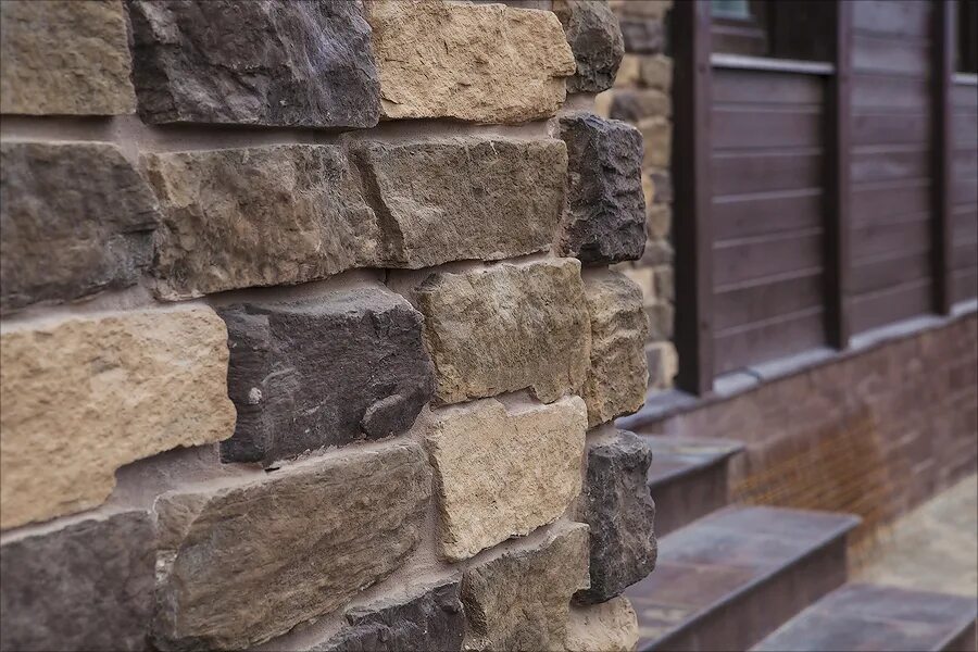 Декоративный камень на фундамент. Отделочный камень для цоколя. Искусственный камень для цоколя. Отделочный камень для цоколя. Облицовка цоколя.