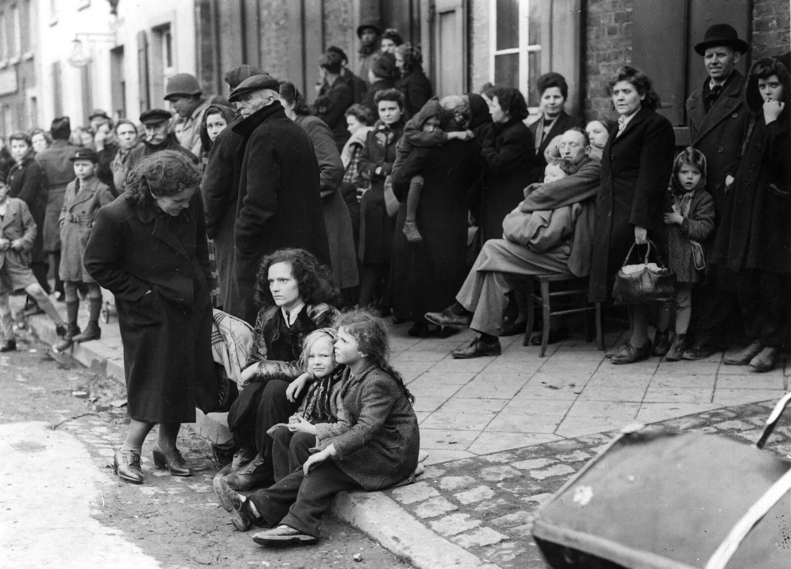 Судьба германии после. Беженцы из Кенигсберга 1945. Выселение немцев из Силезии в 1945. Депортация немцев из Чехословакии 1945.