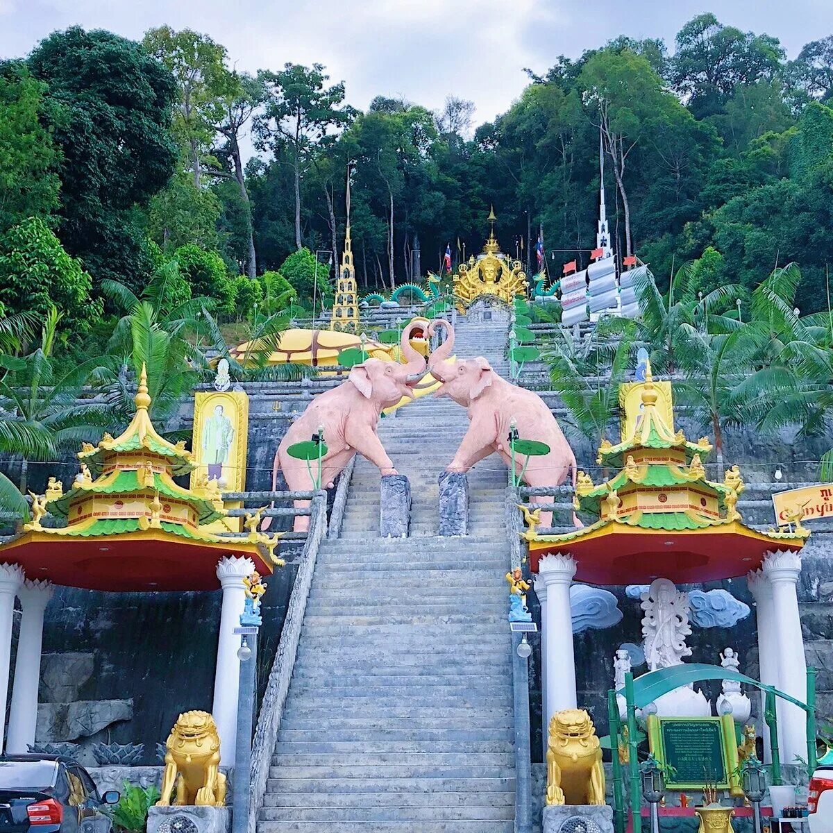 Храмы краби. Тигровый храм Краби. Храм тигра в Тайланде. Храм тигра в Тайланде Краби.