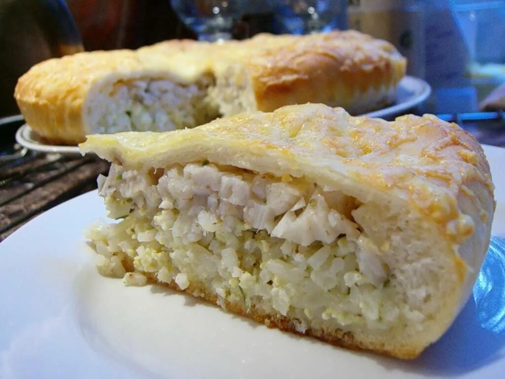 Рецепт пирог рис. Пирог с визигой. рыбный пирог с рисом. пирог с рыбой и рисом. пирог с рисом и консервой.
