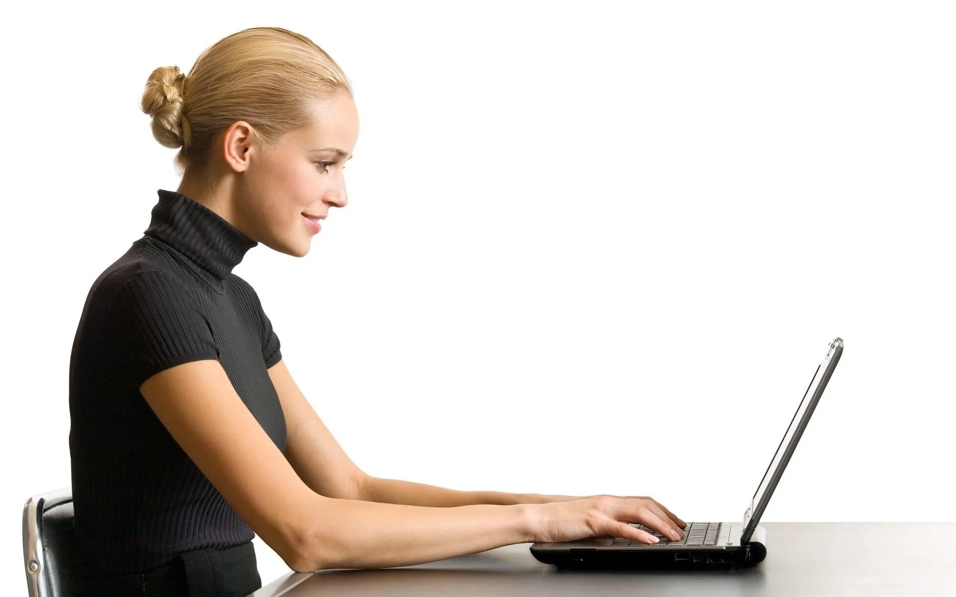 Компьютер и человек. Девушка сидит за компьютером. Дополнительный доход в интернете. Человек за компьютером.