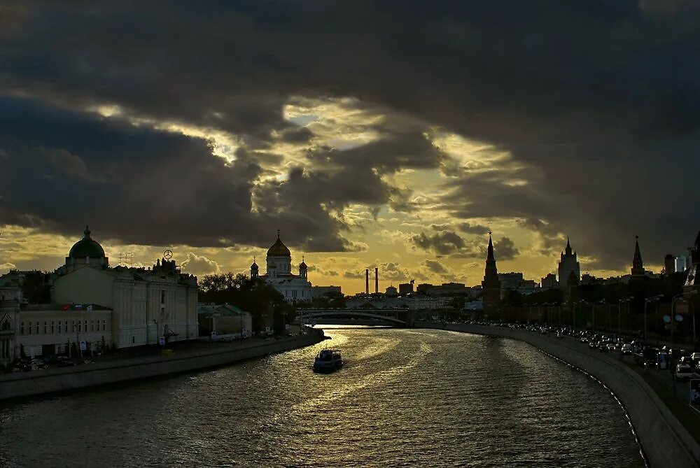 Пейзаж Москвы. Городской пейзаж Москва. Тучи над Москвой. Пейзажи Москвы фото.