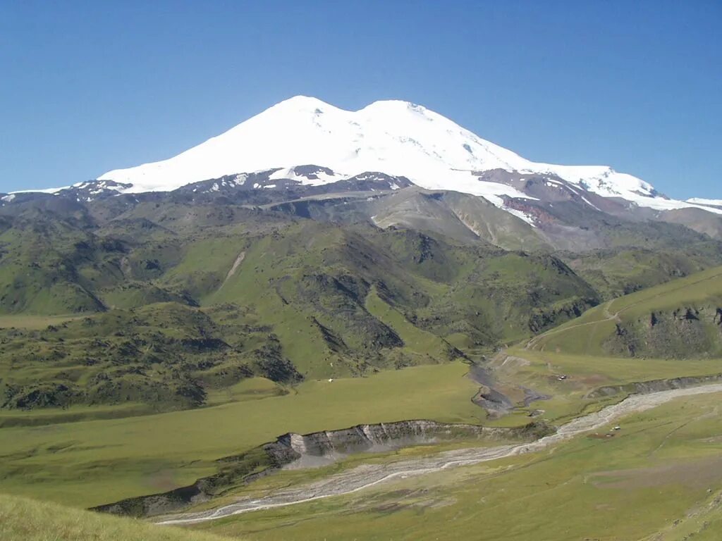 Кавказ самая высокая. Гора Эльбрус (Кабардино-Балкария, Карачаево-Черкесия). Эльбрус гора панорама. Эверест Кабардино-Балкария. Ошхамахо Эльбрус.