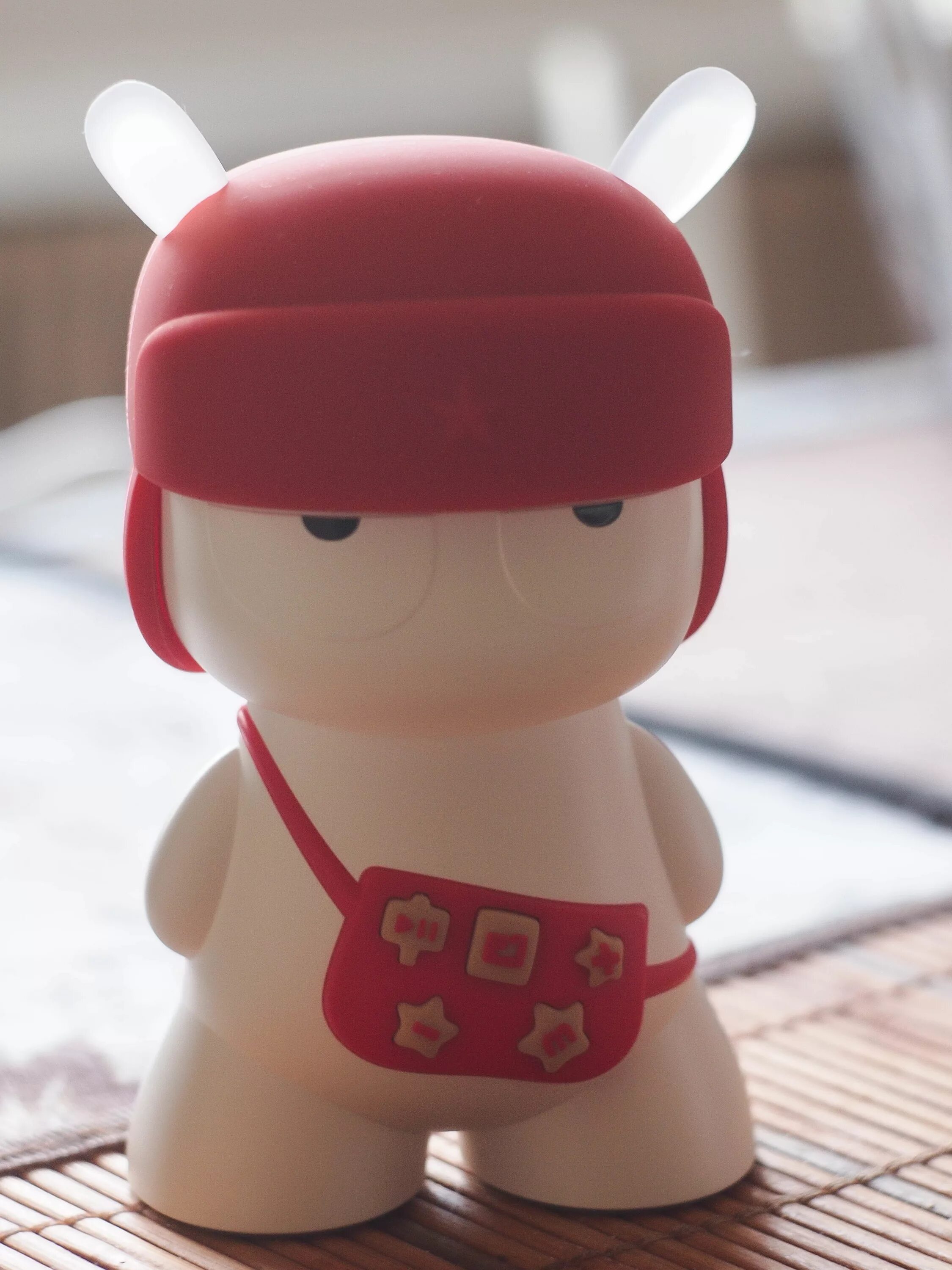Mi rabbit. Xiaomi mi Rabbit. Мягкая игрушка Сяоми. Колонка Xiaomi в форме зайца.