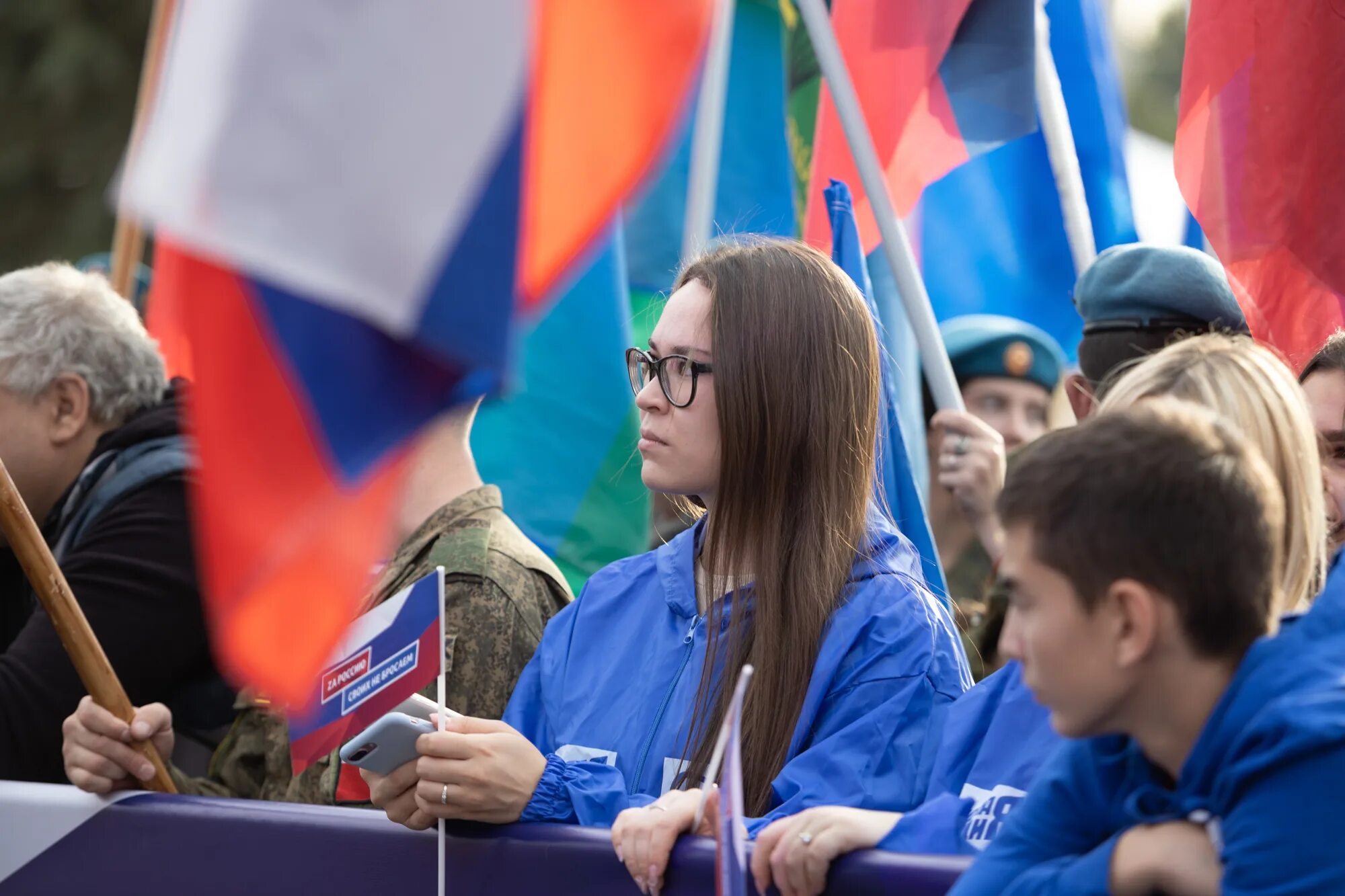 Победа 23 декабря. Митинг в парке победе Казань 23.09.2022. Патриотическая акция"своих не брасают". Парке Победы Казань. Референдум Казань 23.09.