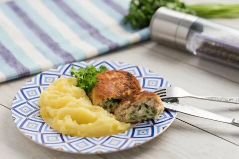 Котлета рыбная пюре картофельное