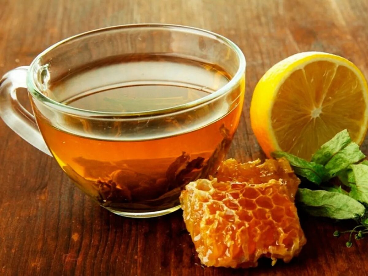 Чай с медом. Чай с лимоном и медом. Чашка чая с медом. Чашка чая с лимоном.