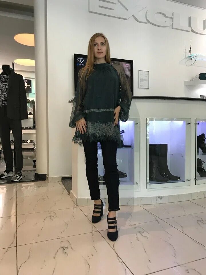 эксклюзив магазин одежды. одежда открытые магазины. эксклюзив магазин одежды. брендовый магазин одежды. гардероб эксклюзив магазин.