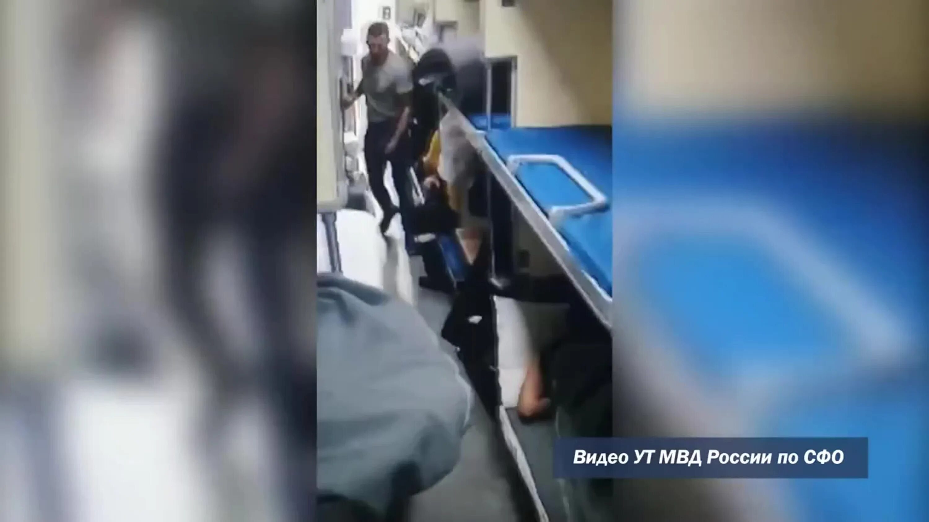 Плацкарт носки. Боковые и верхние полки в плацкарте. Случаи в поезде из за нижней. Пассажиры в поезде. Случаи в поезде из за нижней.